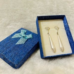 Vintage earrings (Long Pearl Drop earrings)